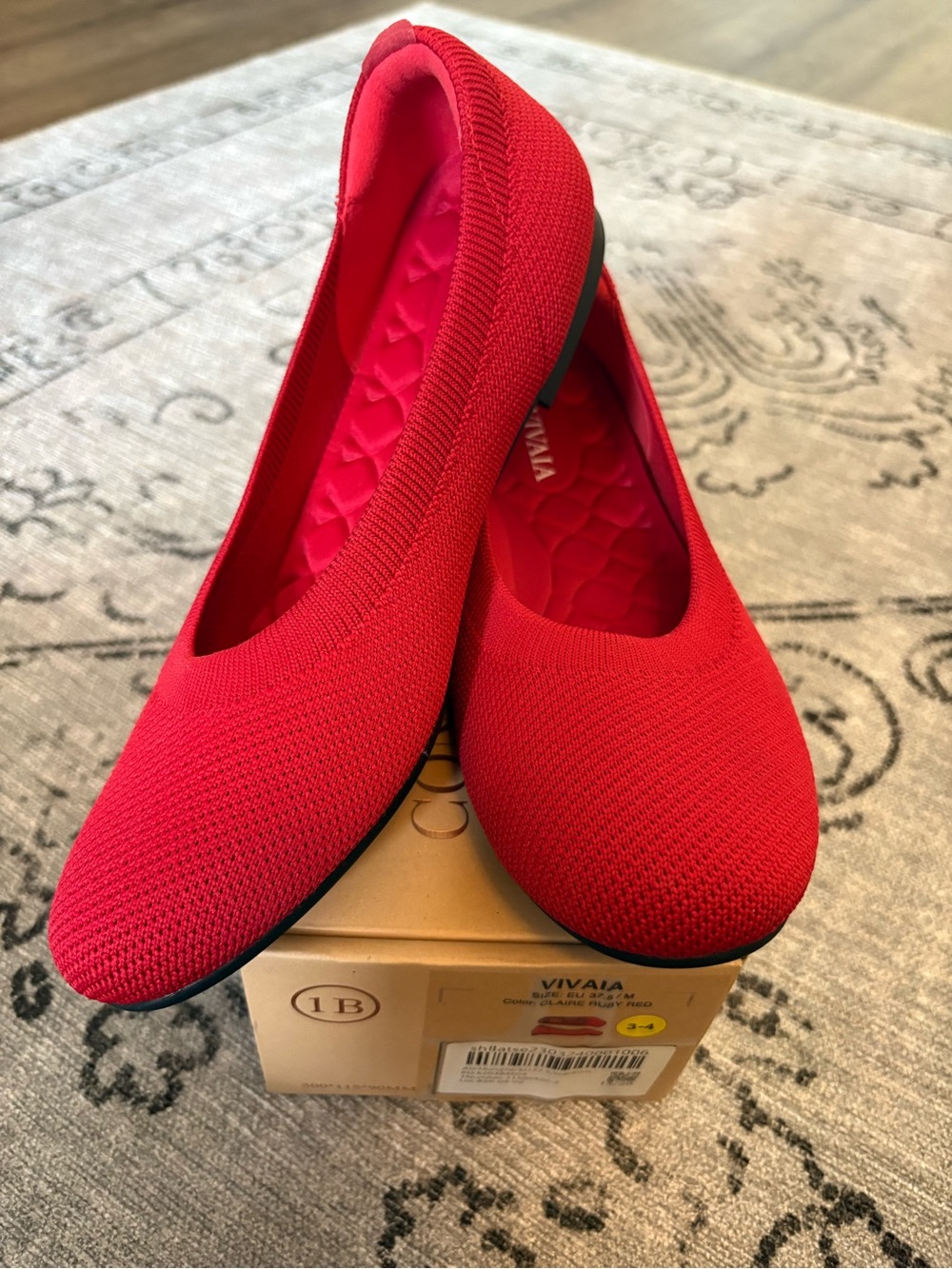 VIVAIA Claire Ruby Red Ballet Flats – EU 37.5 / US Women’s 7 / Medium